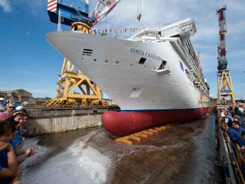 El crucero Costa Favolosa completa los ensayos en el mar 